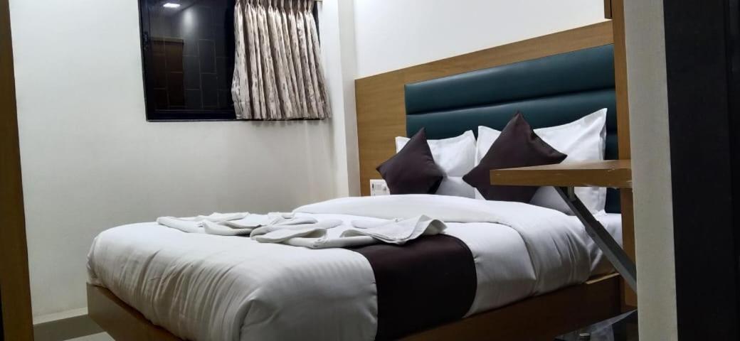 Hotel Sai Grand Residency Mumbai Exteriör bild