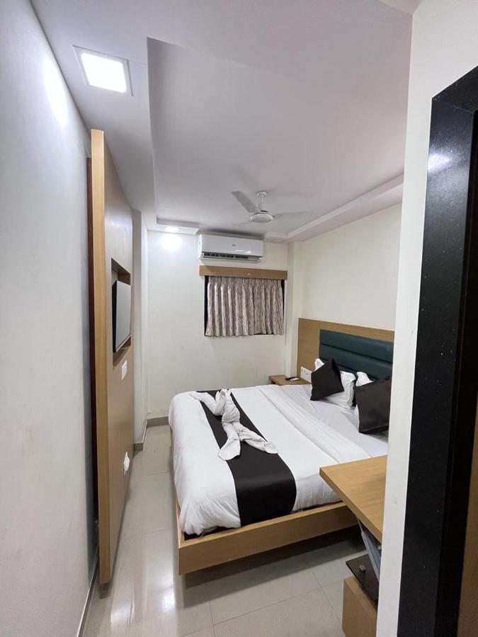 Hotel Sai Grand Residency Mumbai Exteriör bild